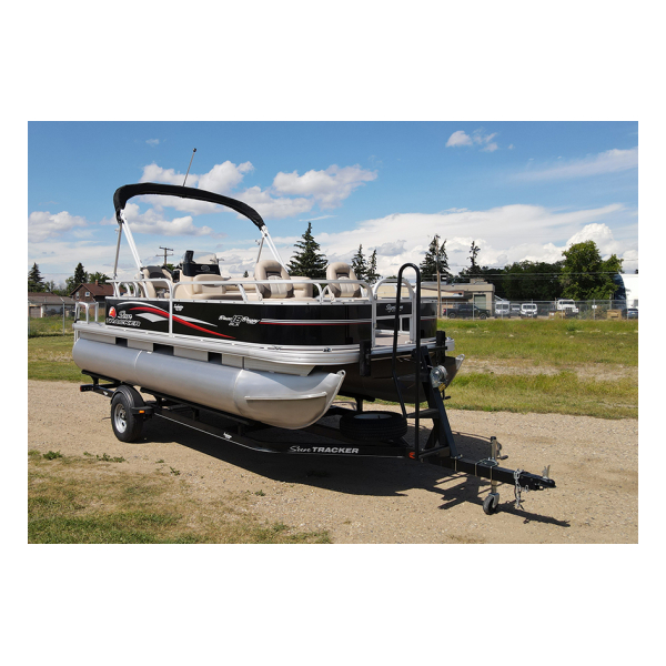 2015 SunTracker Bass Buggy 18 DLX Pre-owned boat Exclusive Auto Marine used pontoon boat