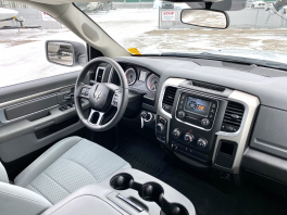2019 Ram 1500 Classic SLT Crew Cab Pre-owned Vehicle Exclusive Auto Marine Used Vehicle 