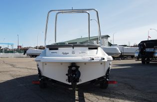 used bowrider boat, 2011 Searay 185 Sport, Pre-owned boats, power boat, fiberglass boat, inboard motors, Mercruiser