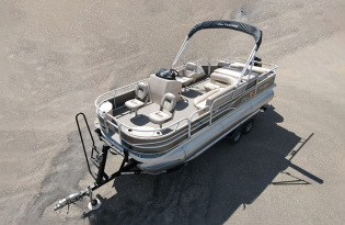 used pontoon boat, 2015 Sun Tracker Fishin' Barge 22 XP3, power boat. outboard motors, Mercury marine