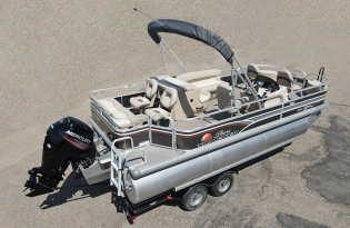 used pontoon boat, 2015 Sun Tracker Fishin' Barge 22 XP3, power boat. outboard motors, Mercury marine