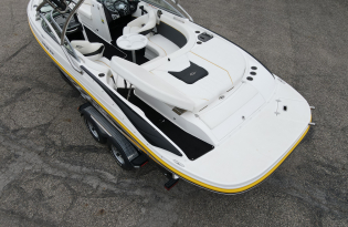 used bowrider boat 2009 Rinker Captiva 226 Exclusive Auto Marine, Pre-owned Boats, power boat, fiberglass boat, 