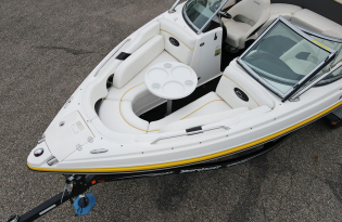 used bowrider boat 2009 Rinker Captiva 226 Exclusive Auto Marine, Pre-owned Boats, power boat, fiberglass boat, 