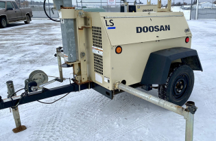 Used LS Doosan Light Towers Exclusive Auto Marine