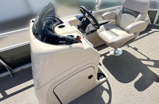 used pontoon boat, 2015 Sun Tracker Fishin' Barge 22 XP3, power boat. outboard motors, Mercury marine
