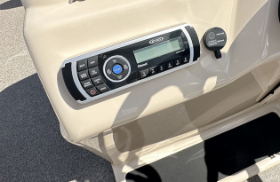 used pontoon boat, 2015 Sun Tracker Fishin' Barge 22 XP3, power boat. outboard motors, Mercury marine