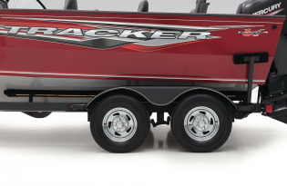  aluminum fishing boat 2022 Tracker Targa V18 Combo Exclusive Auto Marine power boat outboard motors