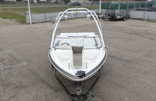 used bowrider boat, 2009 Larson 180, fiberglass boat, powerboat, stern drive, Volvo Penta