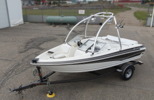 used bowrider boat, 2009 Larson 180, fiberglass boat, powerboat, stern drive, Volvo Penta