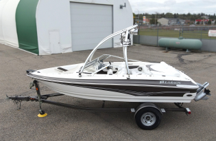 used bowrider boat, 2009 Larson 180, fiberglass boat, powerboat, stern drive, Volvo Penta