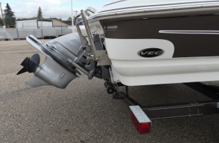 used bowrider boat, 2009 Larson 180, fiberglass boat, powerboat, stern drive, Volvo Penta