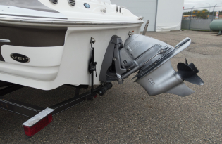used bowrider boat, 2009 Larson 180, fiberglass boat, powerboat, stern drive, Volvo Penta