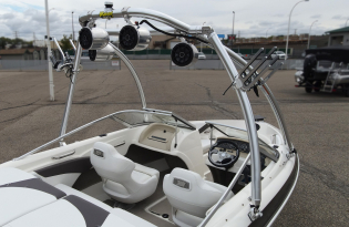 used bowrider boat, 2009 Larson 180, fiberglass boat, powerboat, stern drive, Volvo Penta