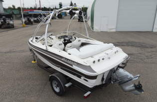 used bowrider boat, 2009 Larson 180, fiberglass boat, powerboat, stern drive, Volvo Penta