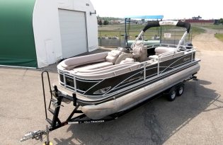 Best Pontoon Boat, Used Pontoon Boat, Sun Tracker Pontoon Boats, Pontoon Boats, New Pontoon Boat, Used Pontoon Boat, Best Family Boat, Best Priced Boat, Top Boat Brands, Top 10 Pontoon Boats, Top 10 Sale Priced Pontoon Boats, Pontoon Boat For Sale, Saskatchewan Boat Dealer, Prince Albert Boat Dealer, British Columbia Boat Dealer, Okanagan Boat Dealer, Alberta Boat Dealer, Pontoon Boat For Sale Near Me, MinnKota, Lowrance, Mercury Marine, Yamaha, Regency, Lund, Sylvan, SmokerCraft, Crestliner, Sunchaser, 